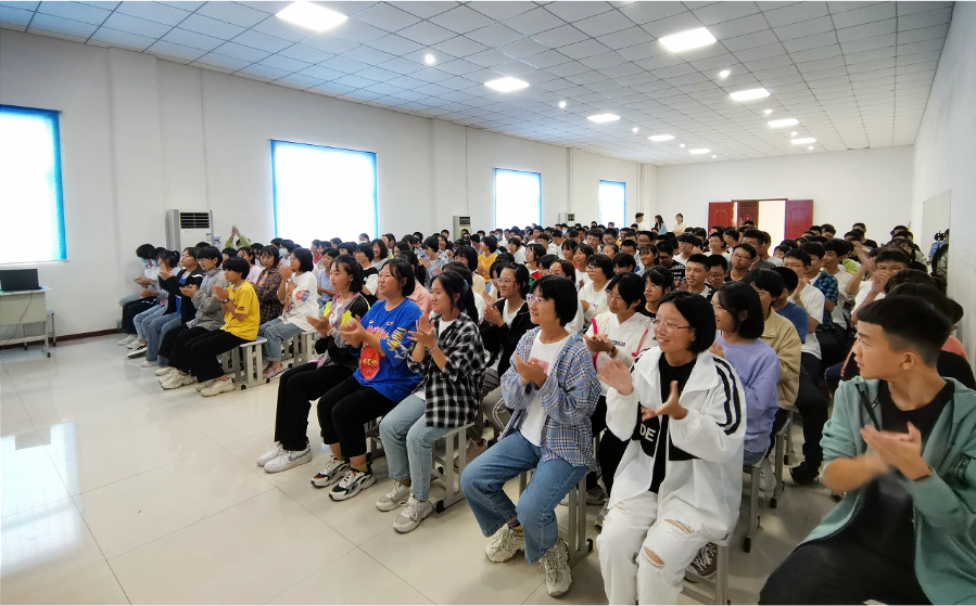 安阳文昌实验中学“校园交通安全宣传大使”聘任仪式举行